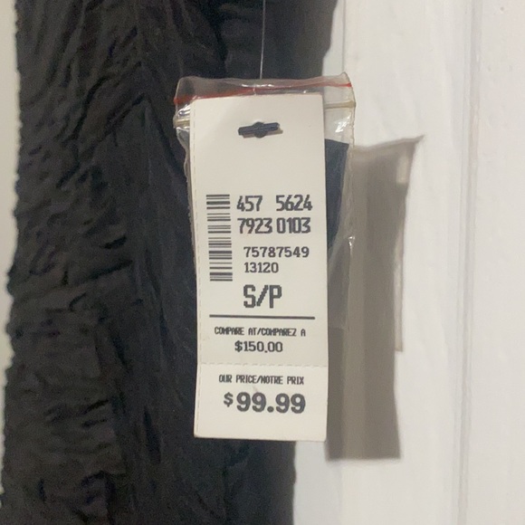 Adorable black dress, tags on. Never worn - Picture 4 of 11